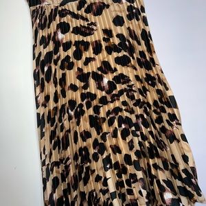 Satin cheetah pleated skirt